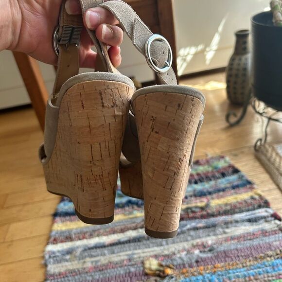 Franco Sarto Tan Wedge Sandals with Crossover Straps 9 - Picture 3 of 16